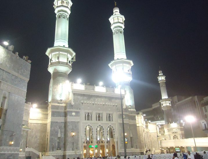 MEMATRIKAN CINTA PADA BAITULLAH